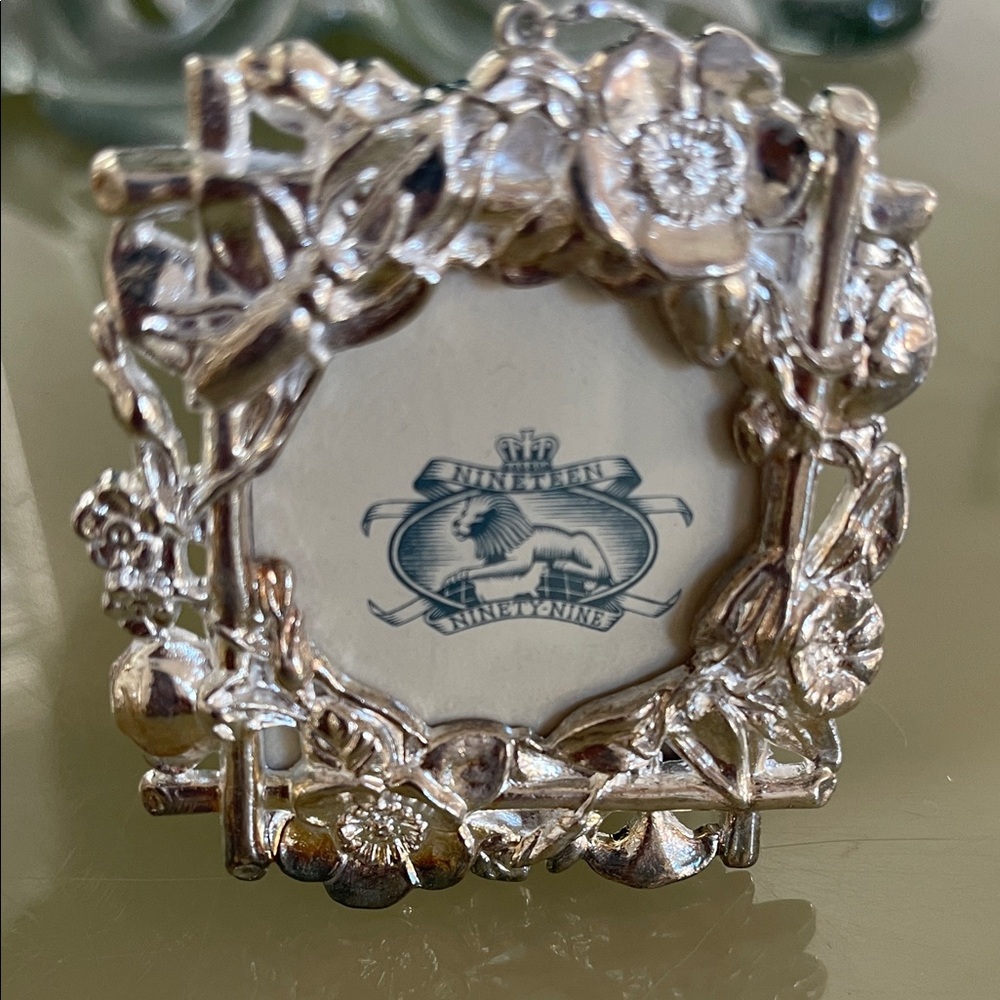 Floral Silver Picture Frame - Picture 4 of 4